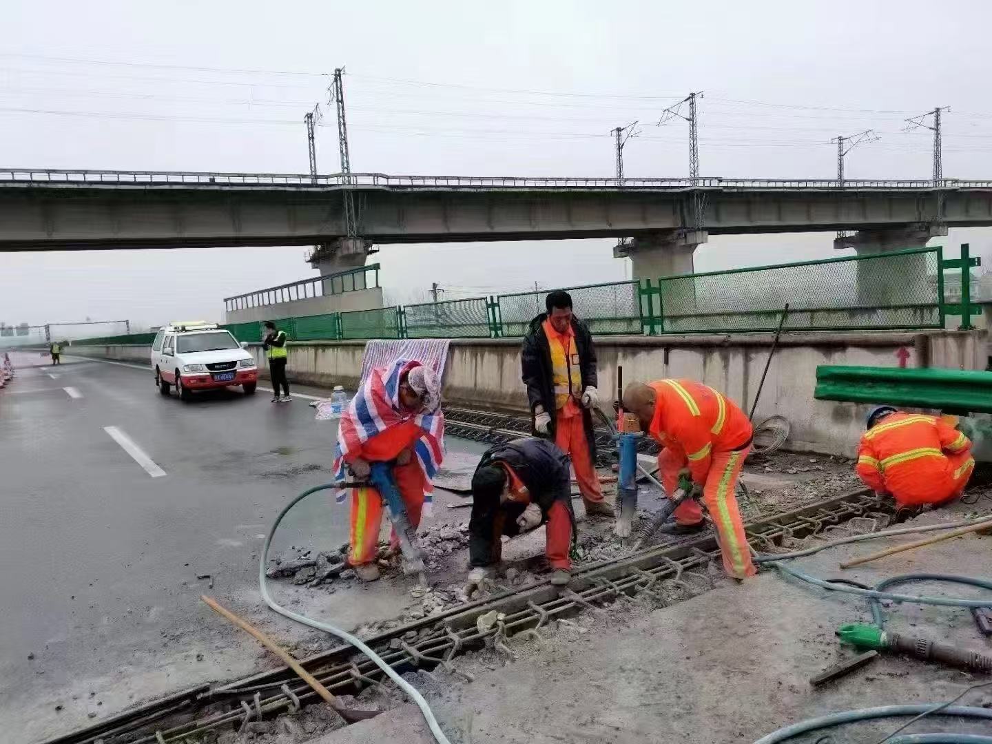 龙海桥梁伸缩缝抢修料